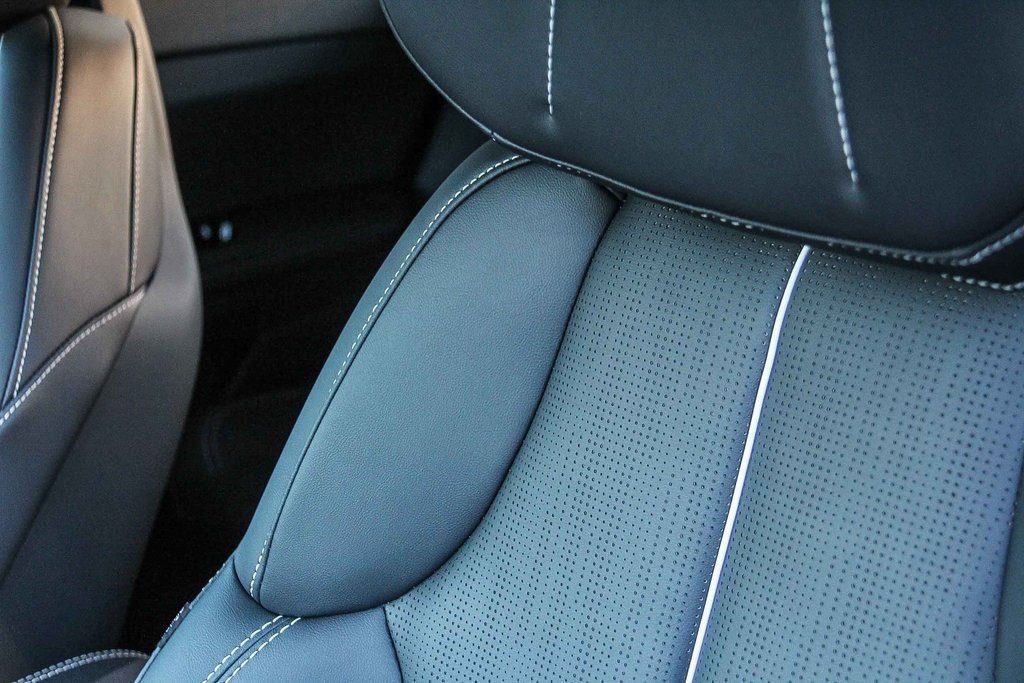 New 2026 Cadillac Optiq Luxury 2 image 25