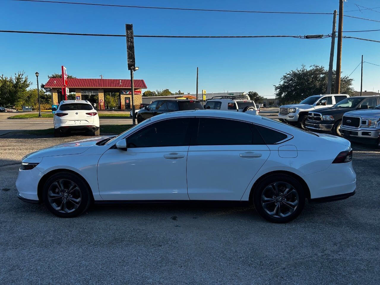 Used 2023 Honda Accord EX image 8