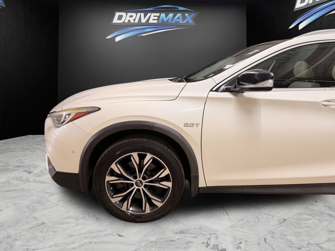 Used 2018 INFINITI QX30 Premium w/ Navigation Package AWD/4WD image 9