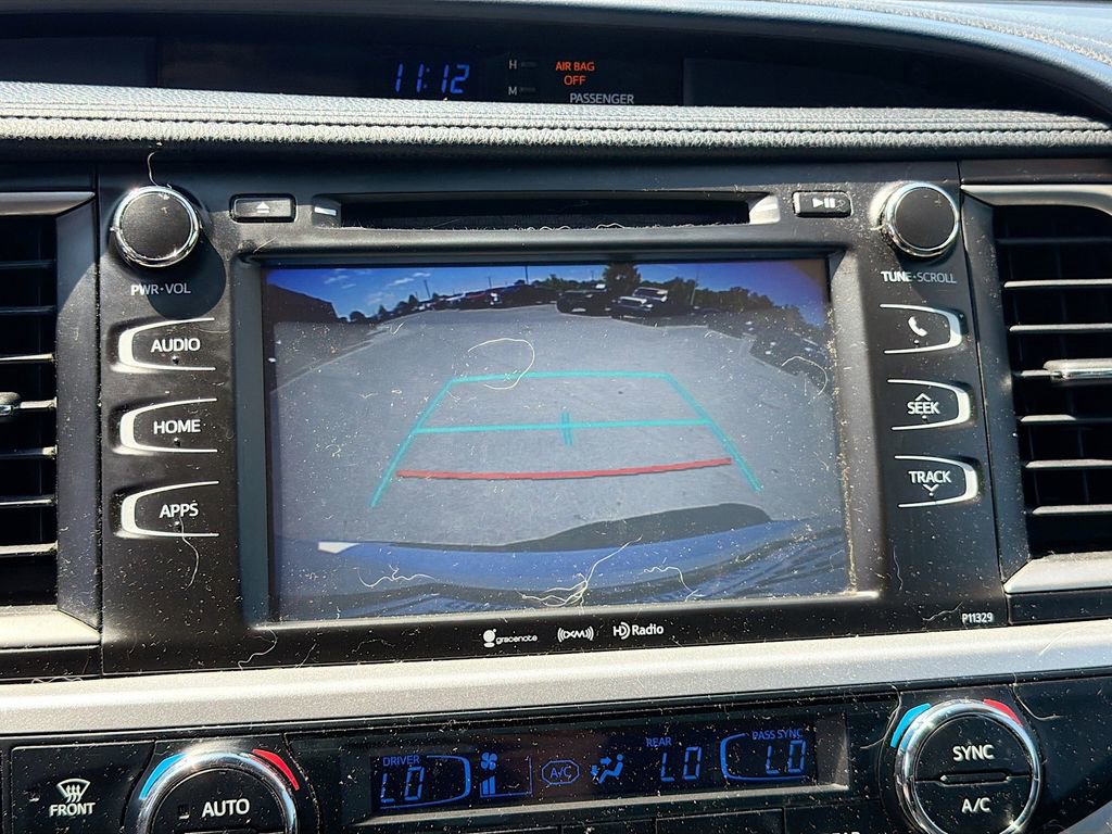 Used 2018 Toyota Highlander Plus AWD/4WD image 30