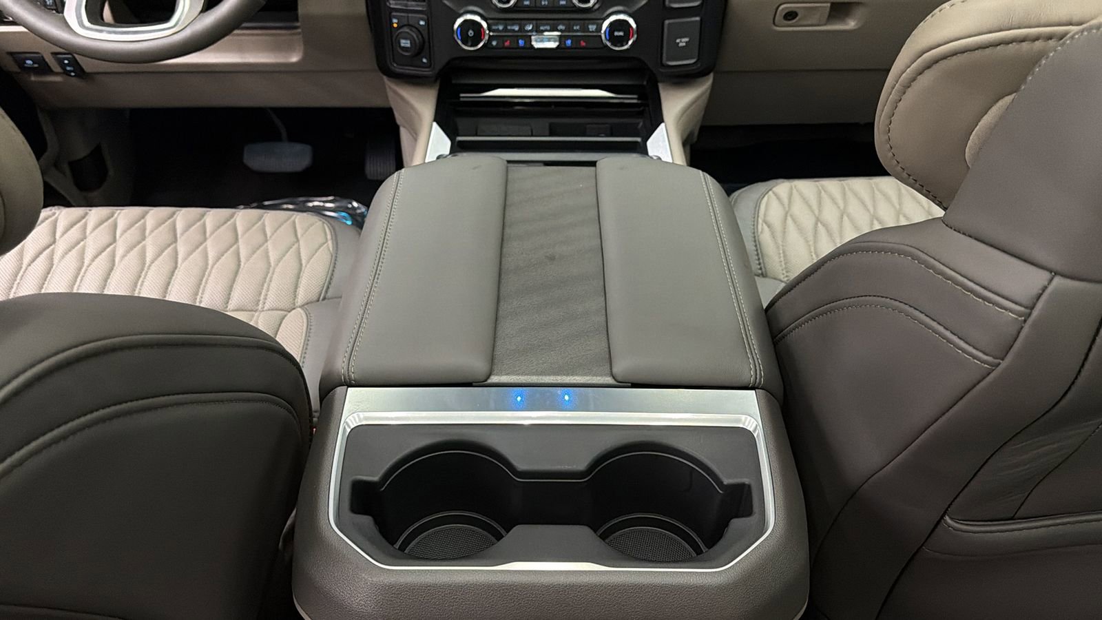 Used 2026 Ford F450 Platinum w/ Platinum Plus Package AWD/4WD image 39