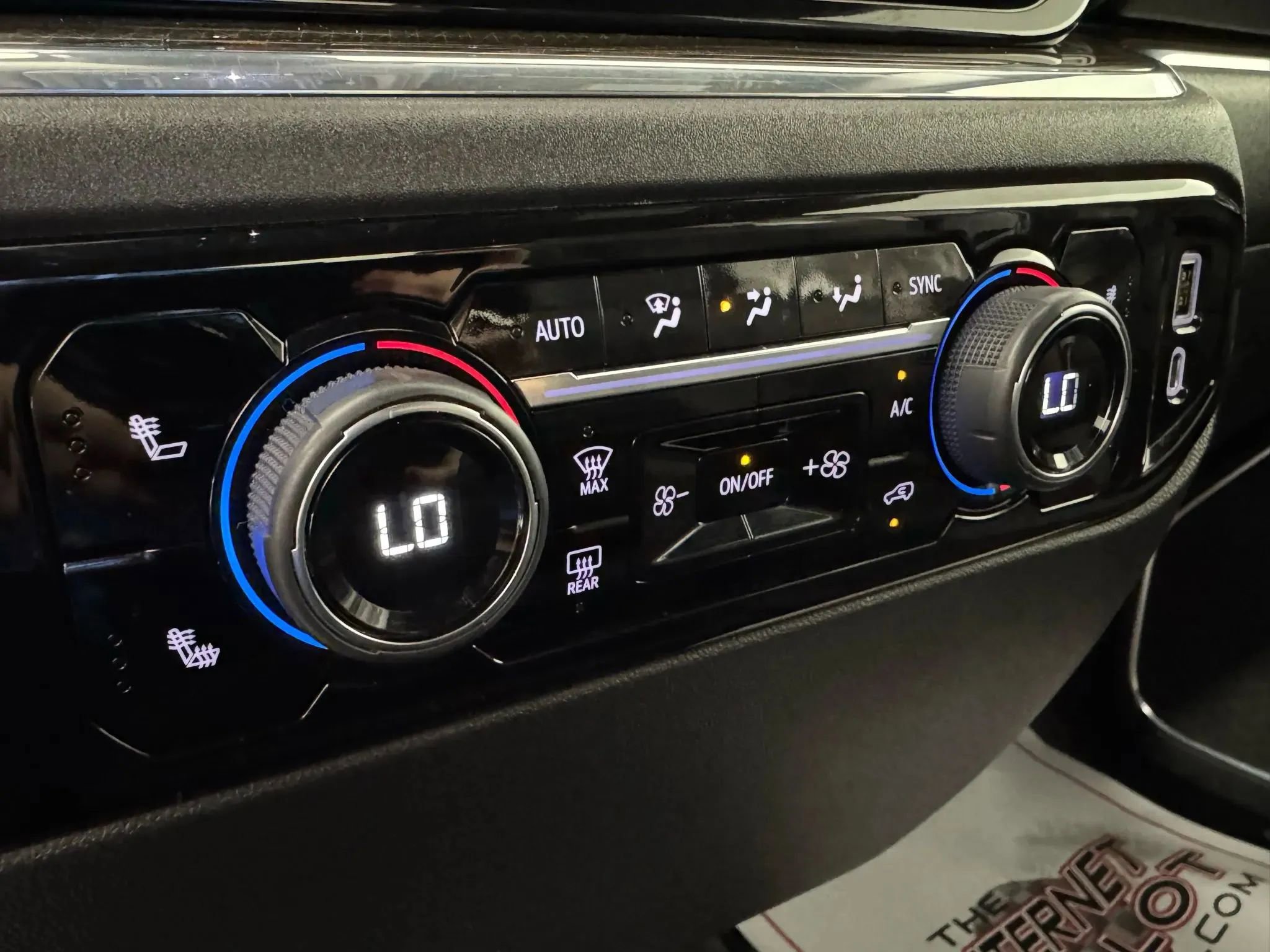 Used 2023 Chevrolet Silverado 1500 LT image 22