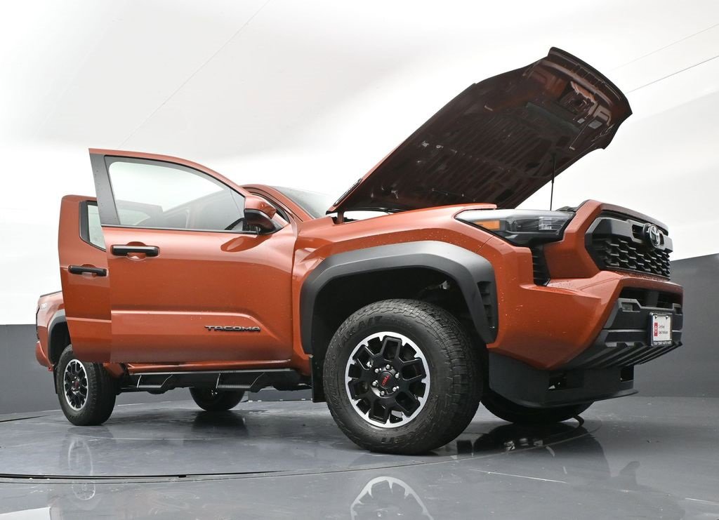 Certified 2025 Toyota Tacoma TRD Off-Road image 47