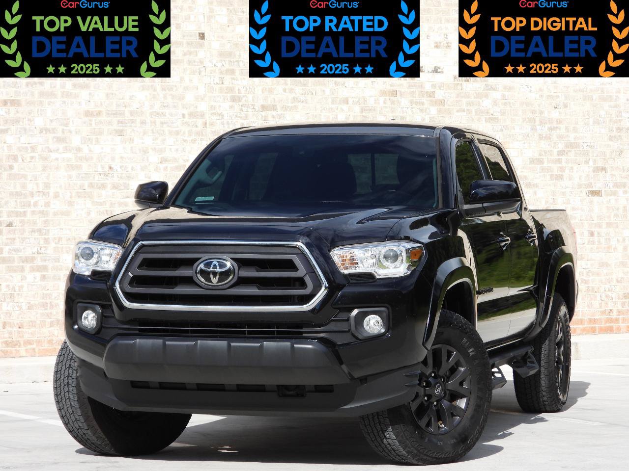 Used 2022 Toyota Tacoma SR5 RWD image 2