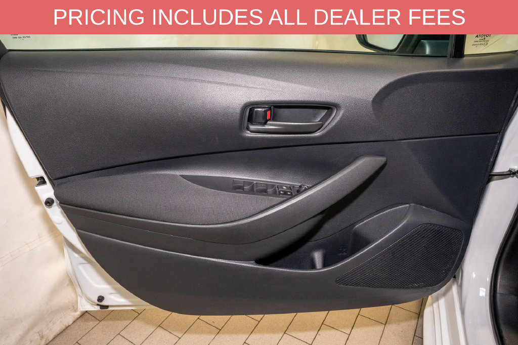 Used 2025 Toyota Corolla LE FWD image 11