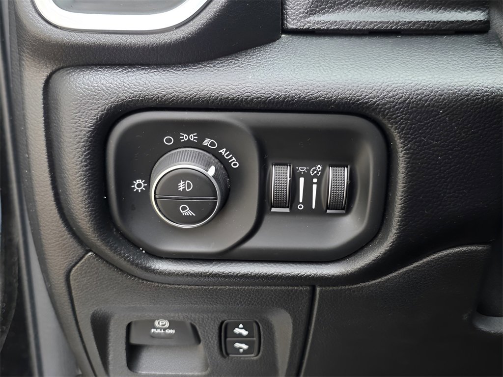 Used 2019 RAM 1500 Laramie image 16