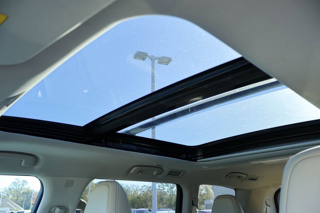 New 2026 Nissan Armada Platinum image 10