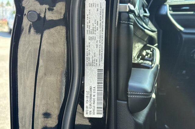 Used 2022 Jeep Grand Cherokee Overland w/ Advanced Protech Group III image 29