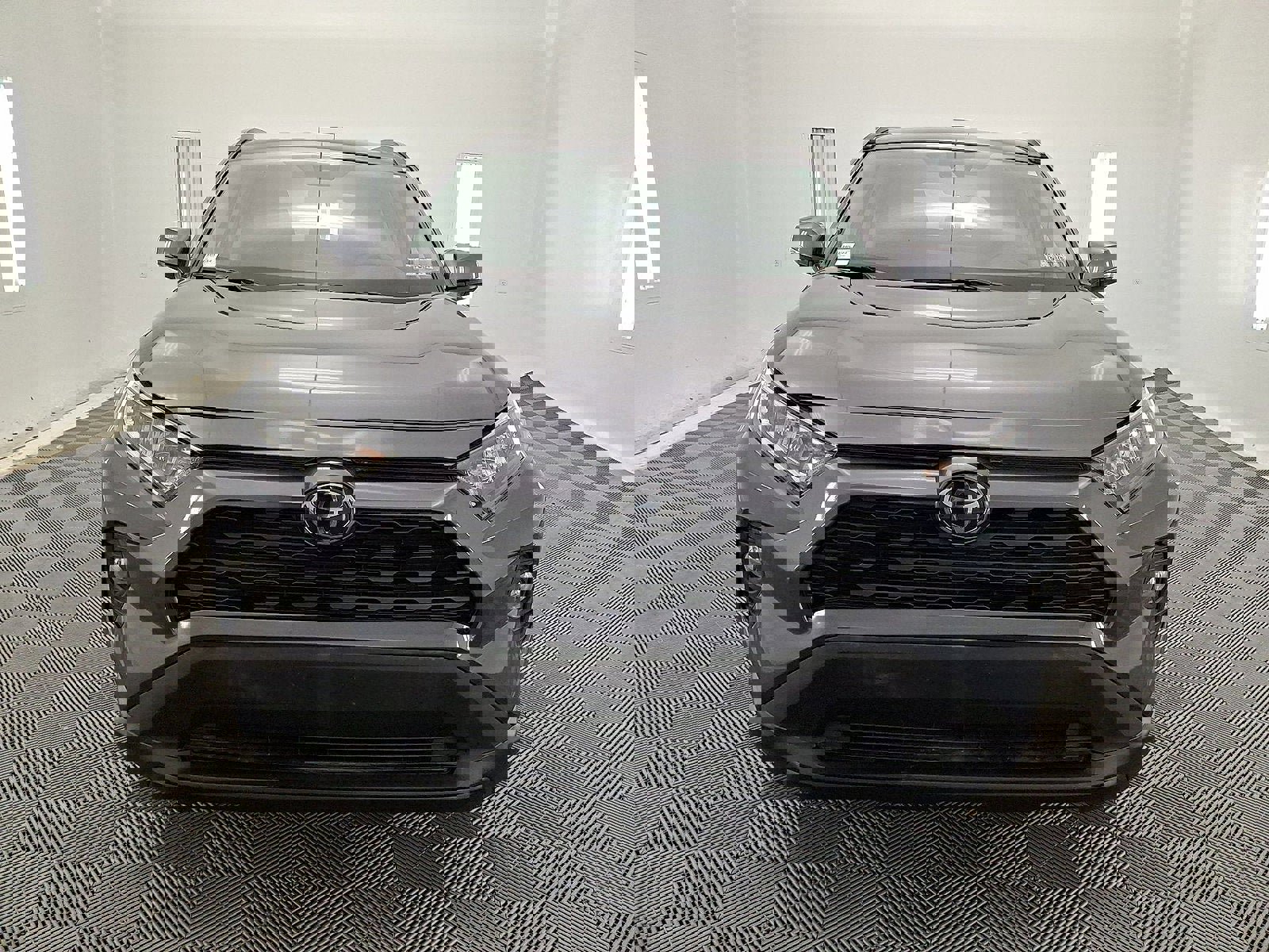 Used 2020 Toyota RAV4 XLE image 28