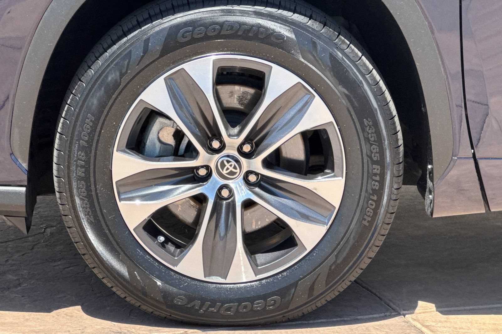 Used 2022 Toyota Highlander XLE FWD image 35