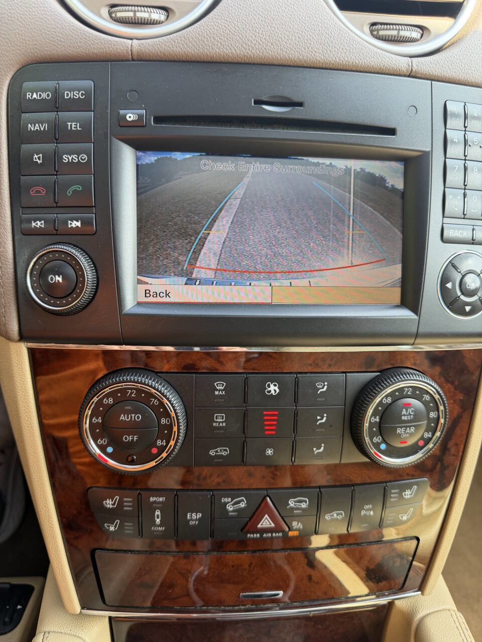 Used 2010 Mercedes-Benz GL 550 4MATIC image 34