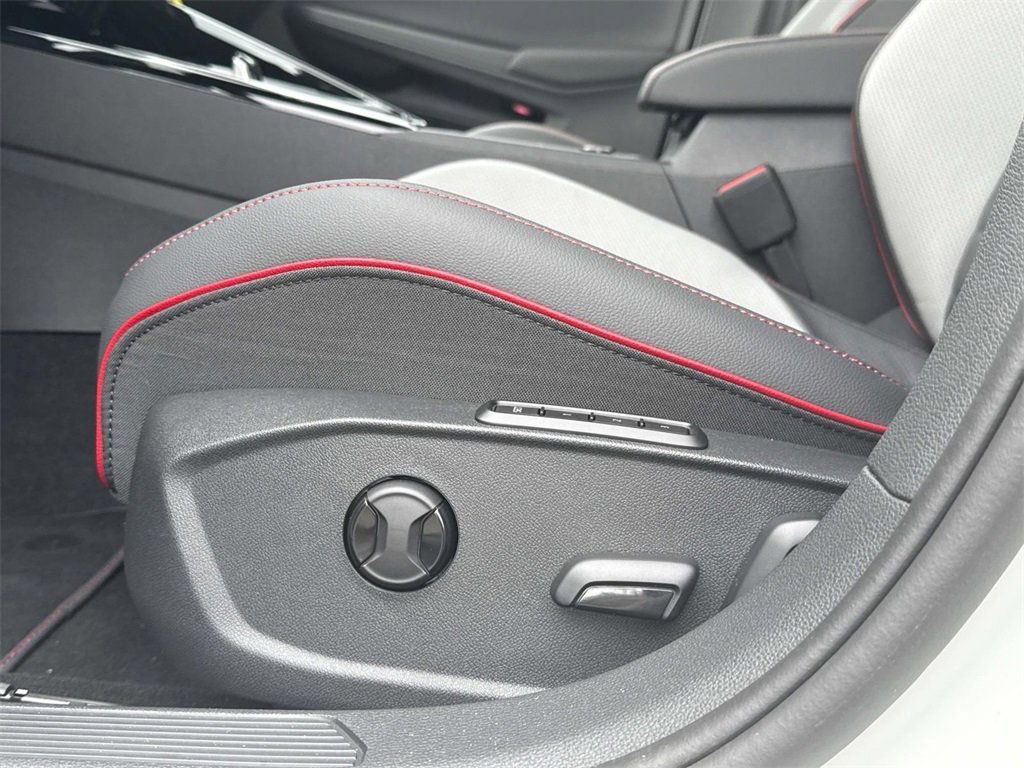 New 2025 Volkswagen GTI SE FWD image 11