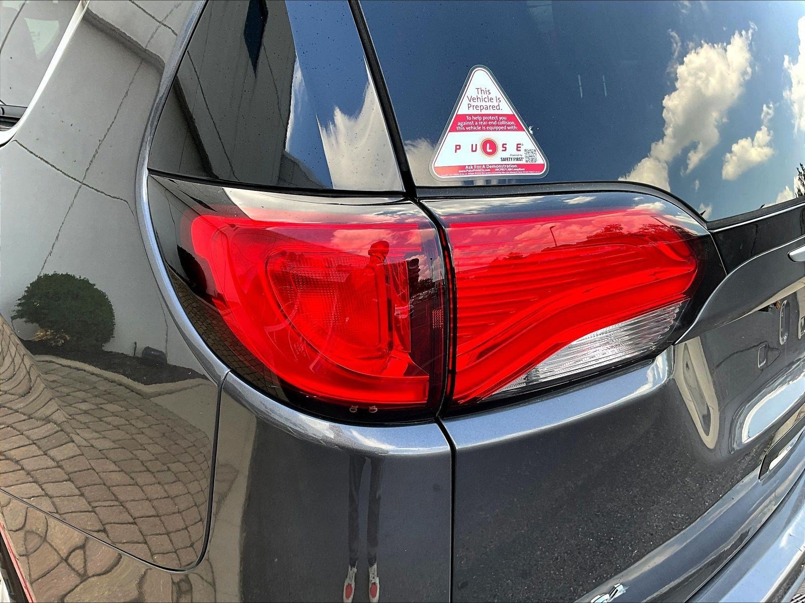 Used 2018 Chrysler Pacifica Touring-L Plus FWD image 23