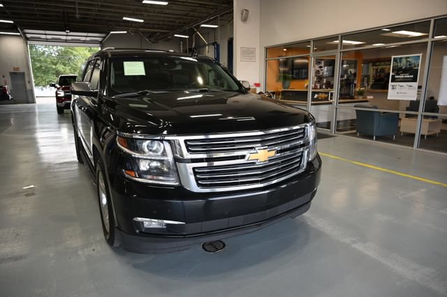 Used 2017 Chevrolet Suburban Premier AWD/4WD image 3