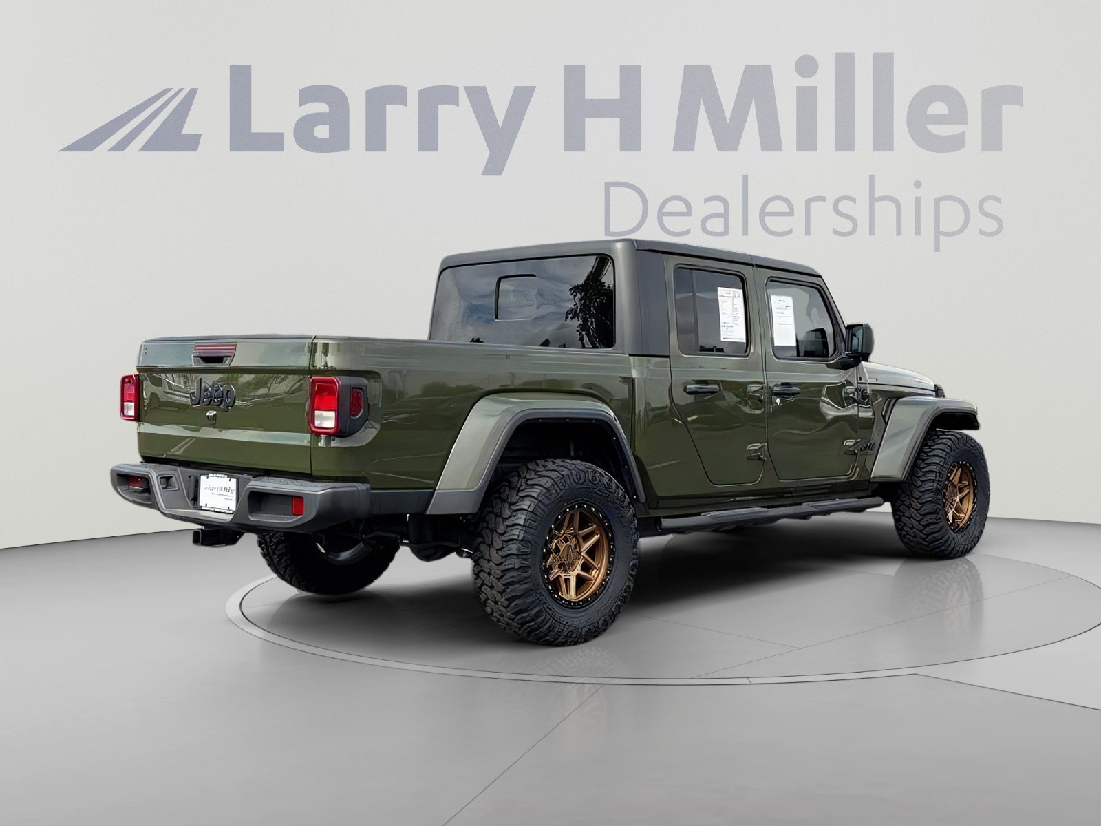 Used 2022 Jeep Gladiator Sport AWD/4WD image 5