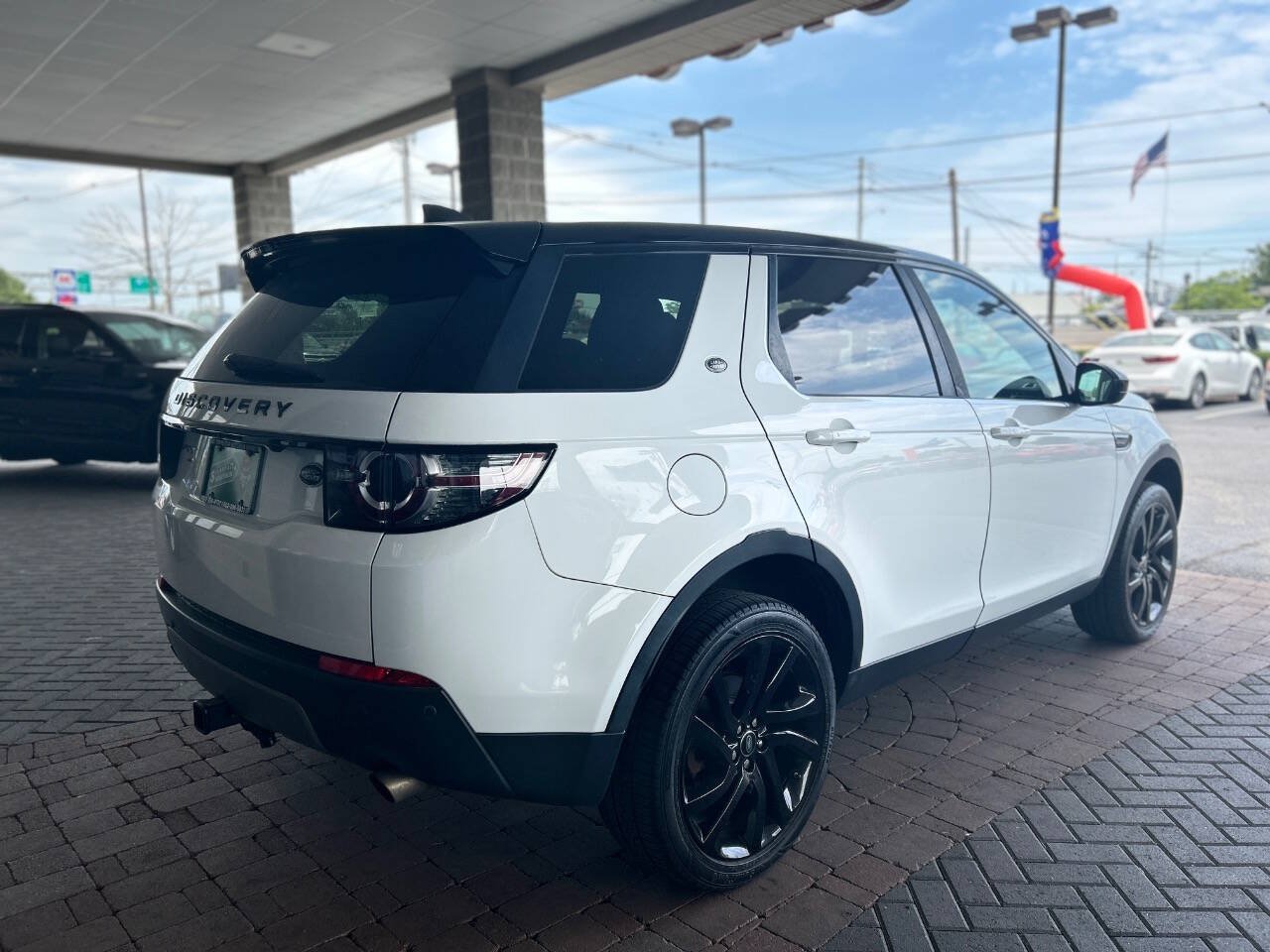 Used 2017 Land Rover Discovery Sport HSE AWD/4WD image 11