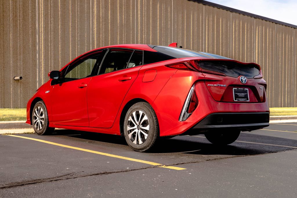 Used 2020 Toyota Prius Prime XLE FWD image 7
