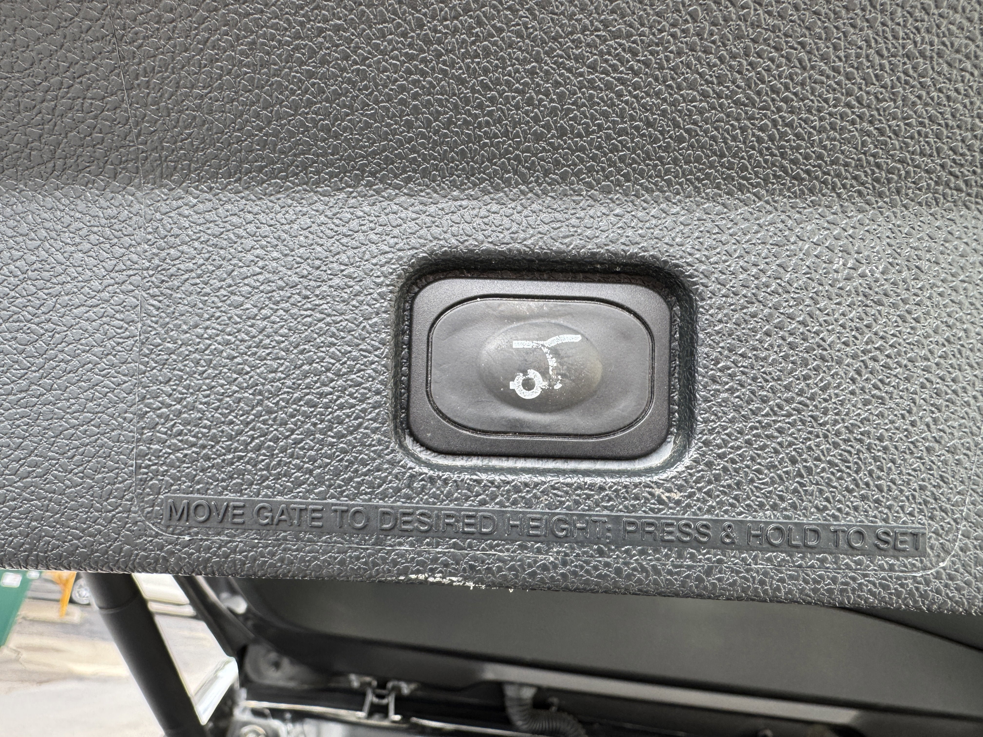 Used 2019 Ford Explorer XLT w/ Equipment Group 202A AWD/4WD image 35