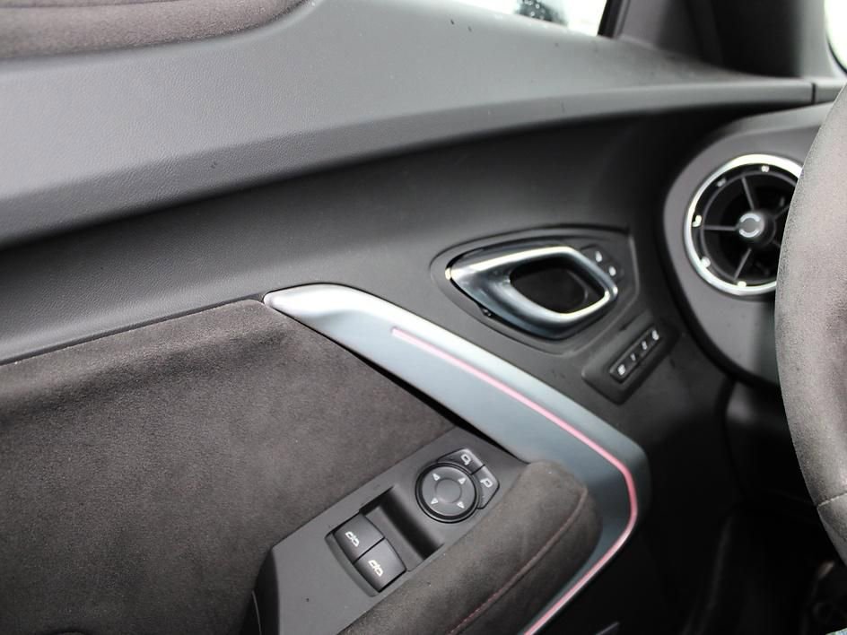 Used 2018 Chevrolet Camaro ZL1 image 31