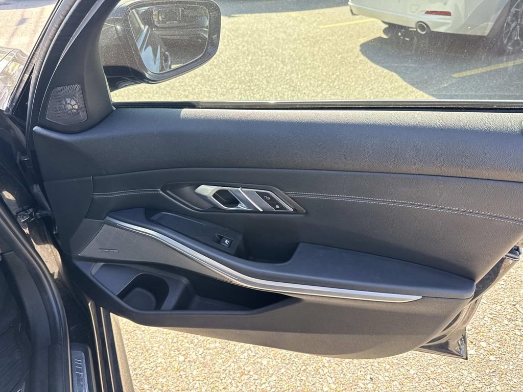 Used 2019 BMW 330i Sedan w/ M Sport Package RWD image 14