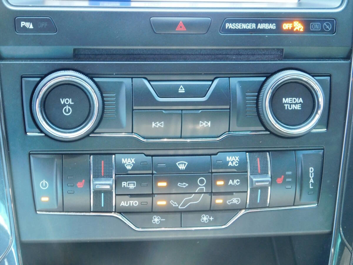 Used 2017 Ford Explorer XLT w/ Equipment Group 202A image 20