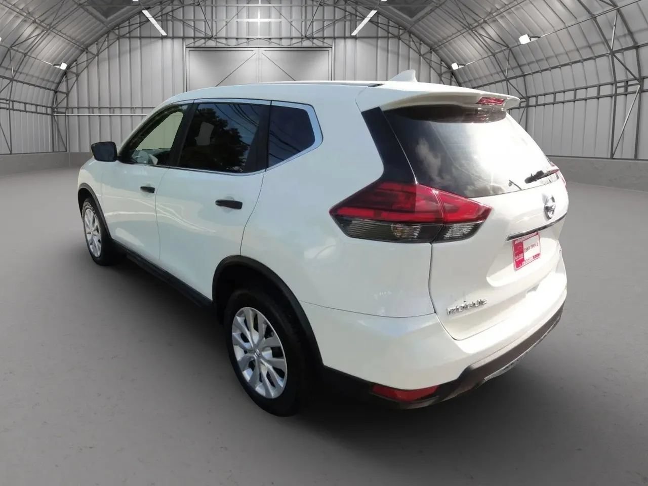 Used 2018 Nissan Rogue S AWD/4WD image 4
