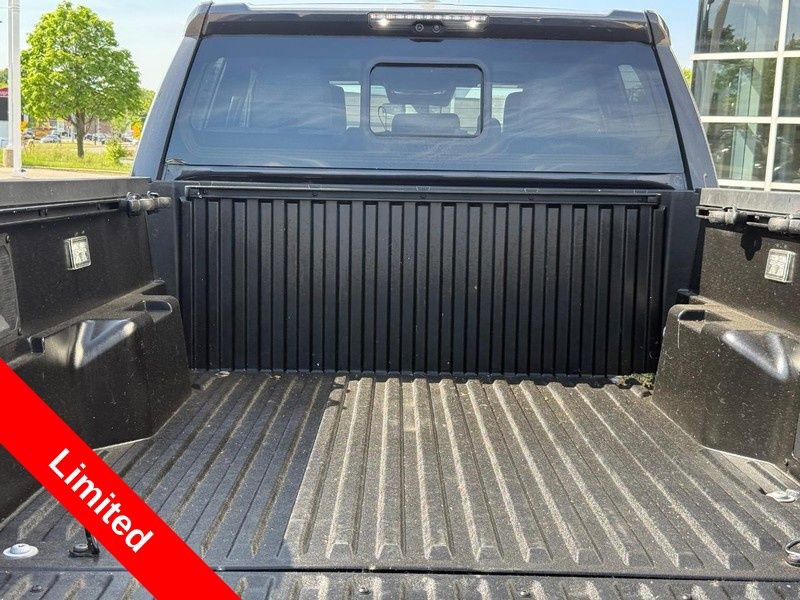 Used 2025 Toyota Tacoma Limited AWD/4WD image 9