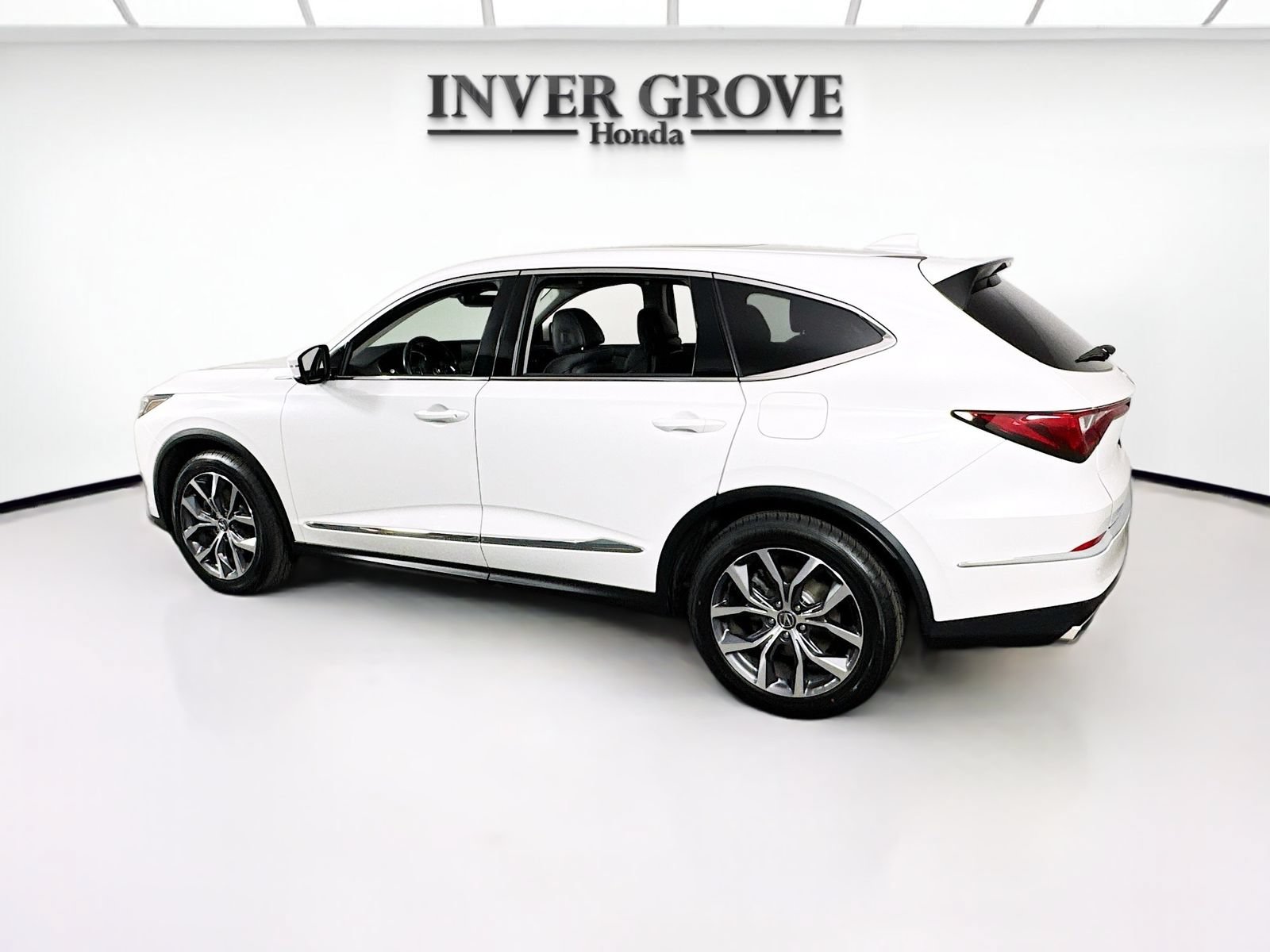 Used 2022 Acura MDX w/ Technology Package AWD/4WD image 7