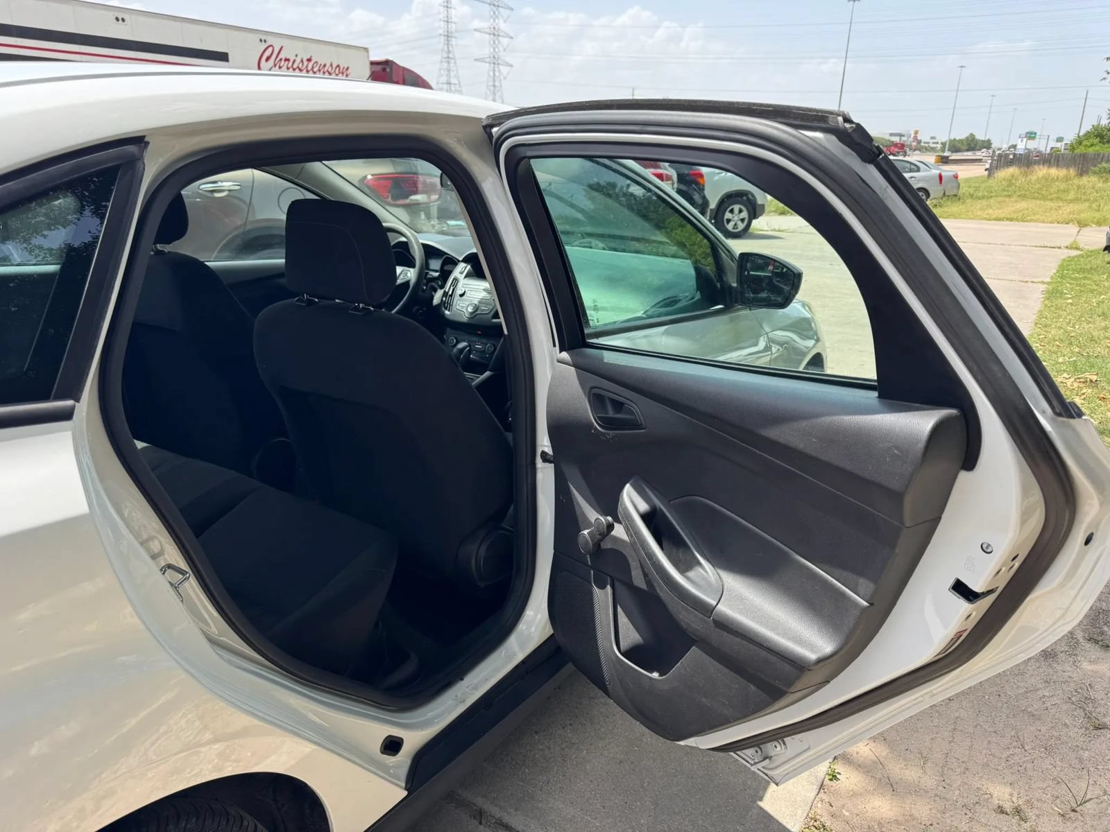 Used 2018 Ford Focus S FWD image 20