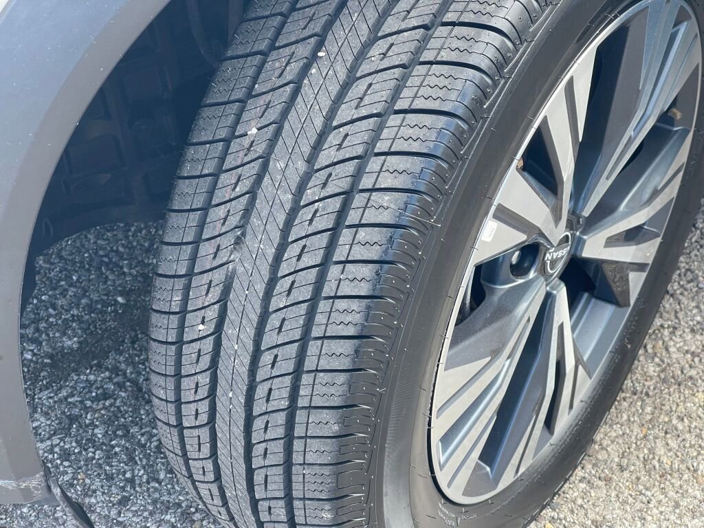 Used 2023 Nissan Rogue SV image 35