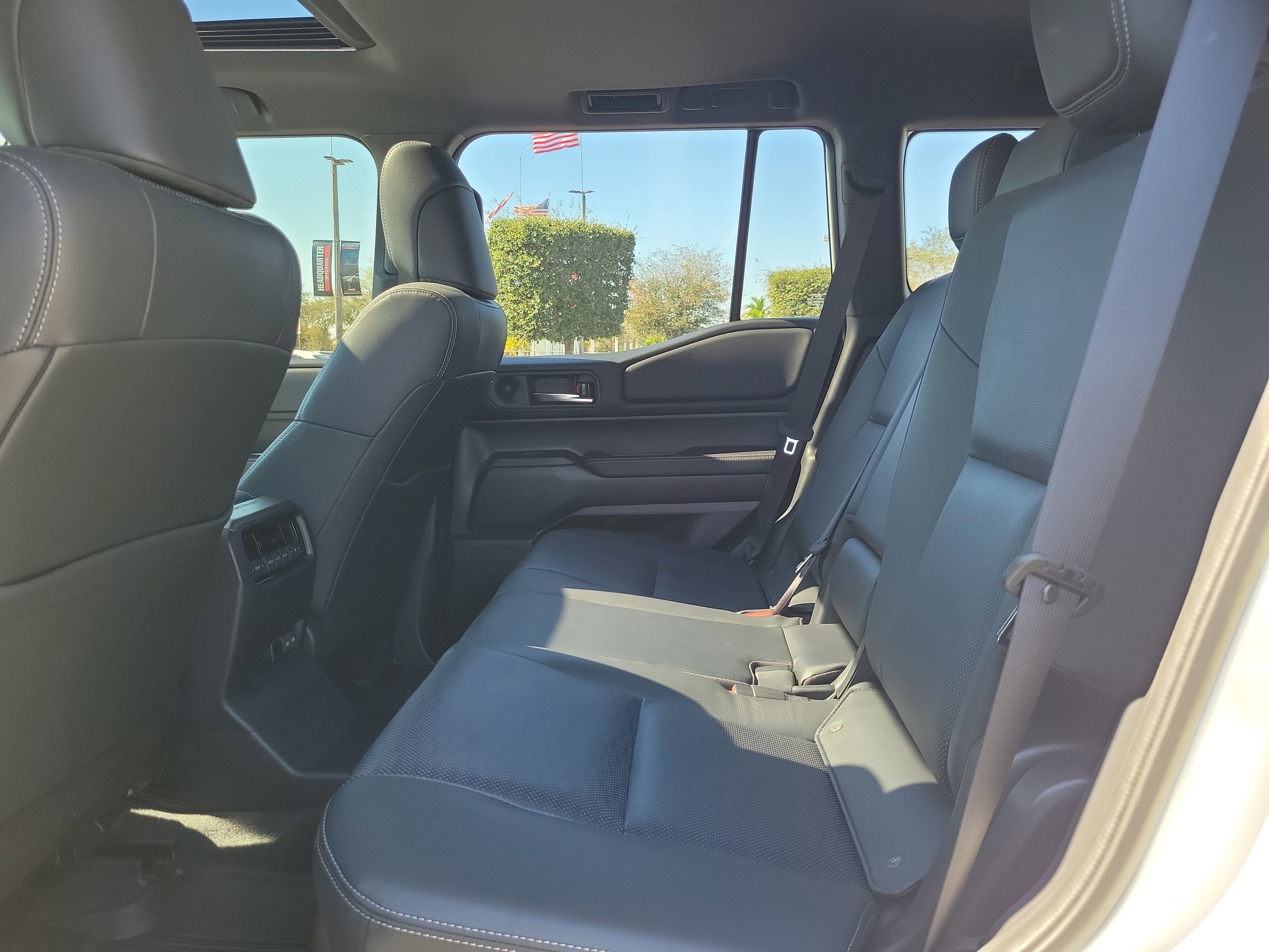 Used 2025 Toyota Land Cruiser image 18