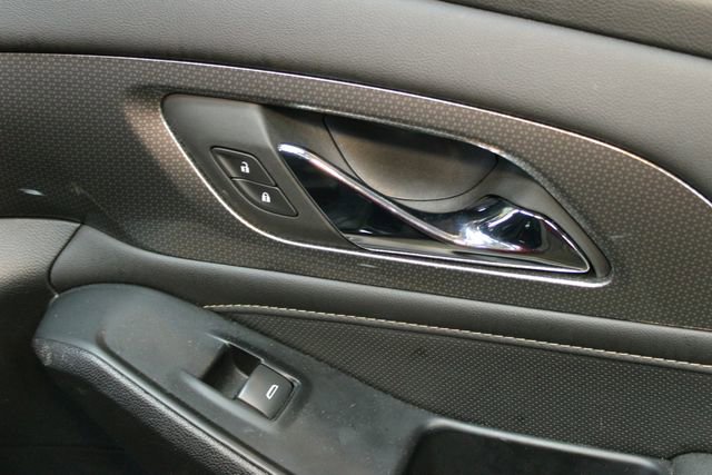 Used 2023 Chevrolet Traverse Premier AWD/4WD image 9