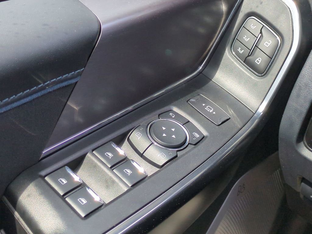 Used 2026 Ford F250 Platinum w/ Tremor Off-Road Package image 29