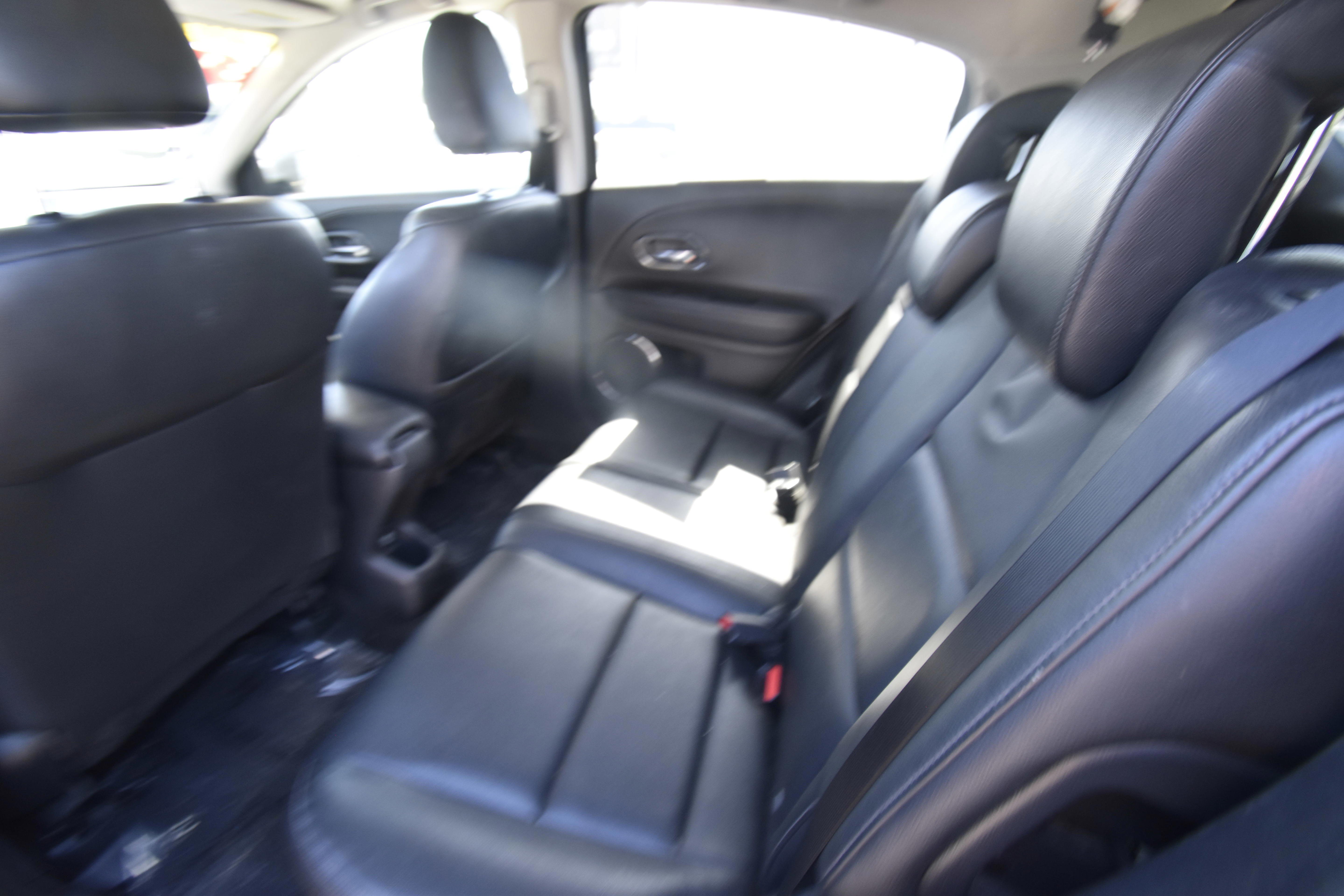 Used 2017 Honda HR-V EX-L image 10