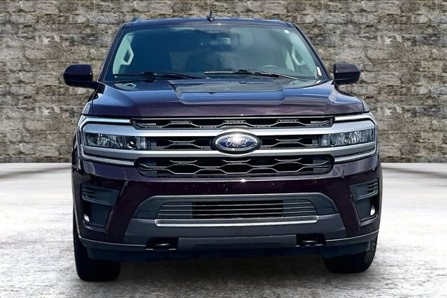 Used 2023 Ford Expedition XLT AWD/4WD image 2