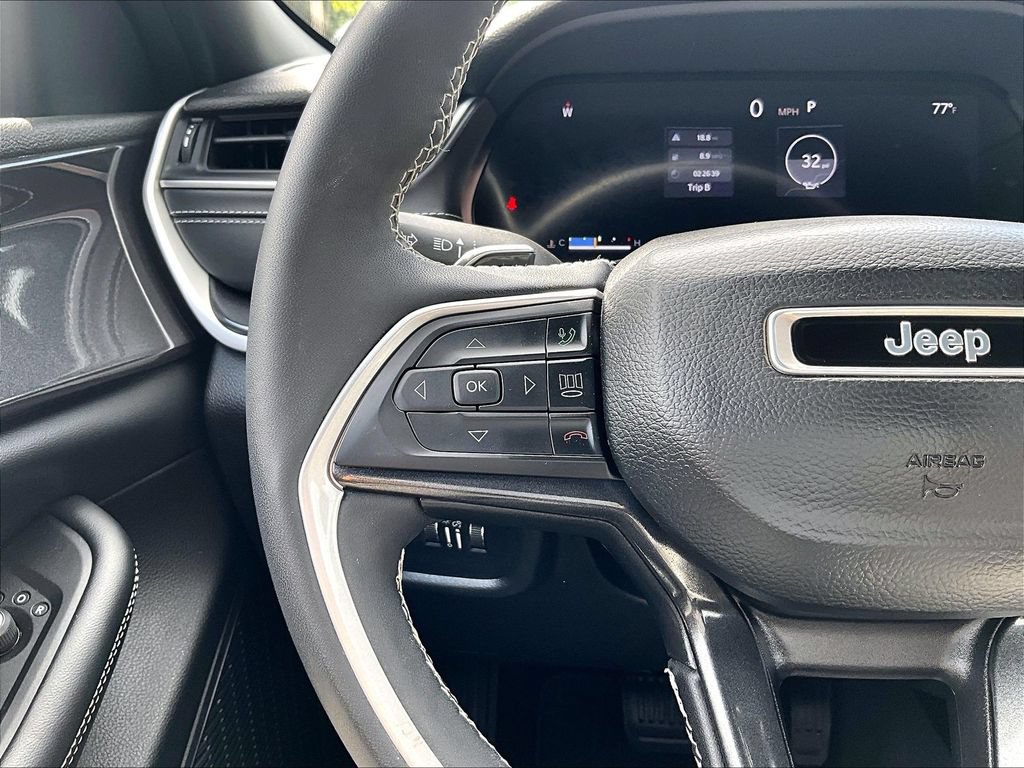 Used 2023 Jeep Grand Cherokee Altitude AWD/4WD image 19