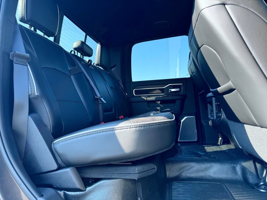 New 2026 RAM 4500 4x4 Crew Cab DRW w/ Laramie Trim Package image 13