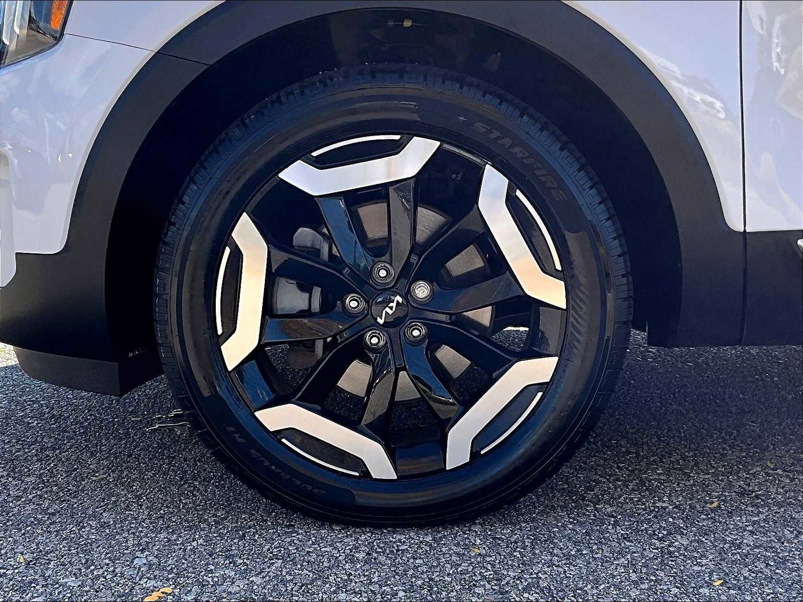 Used 2023 Kia Telluride S image 7