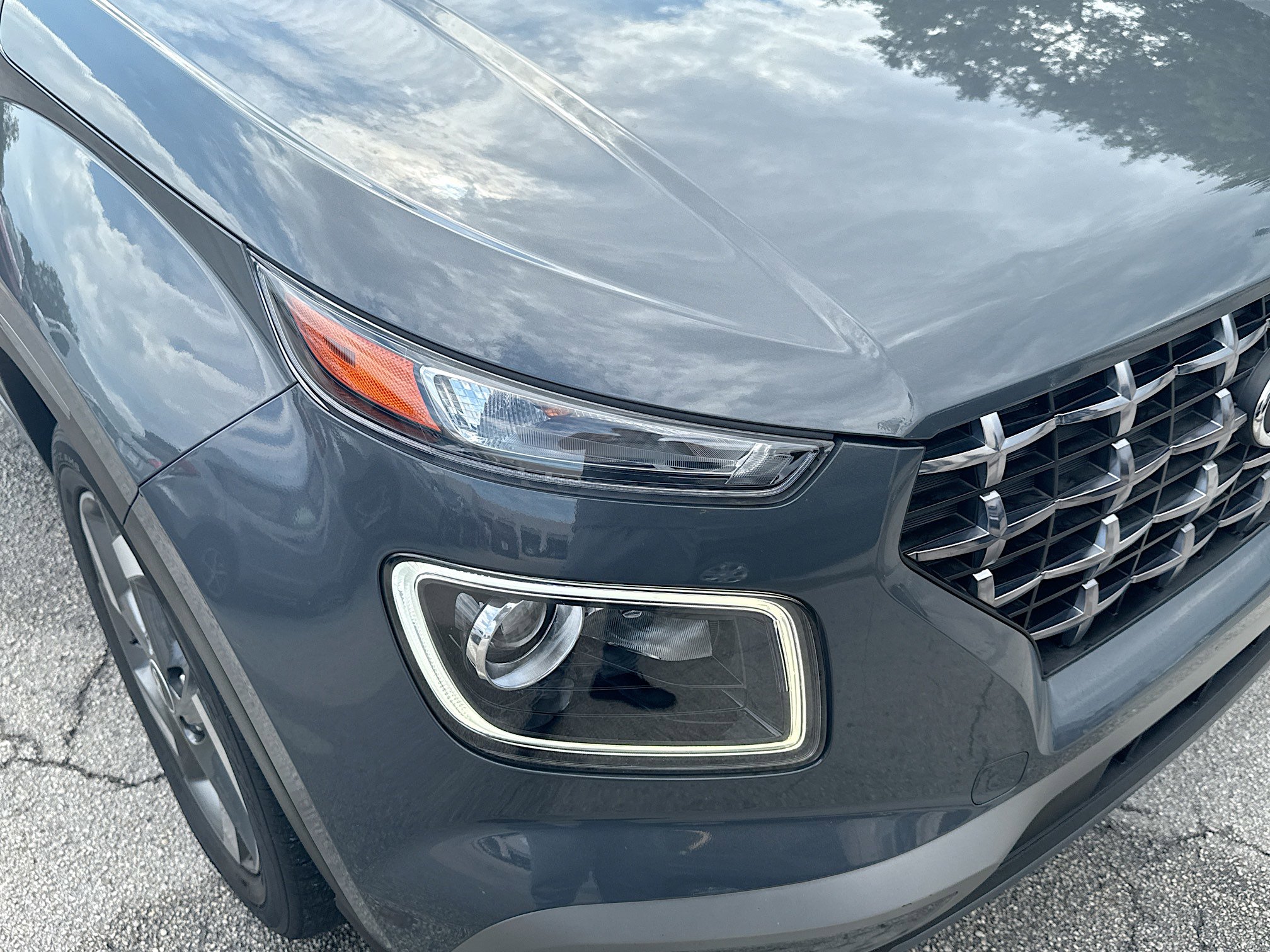 Used 2023 Hyundai Venue Limited w/ Cargo Package FWD image 31