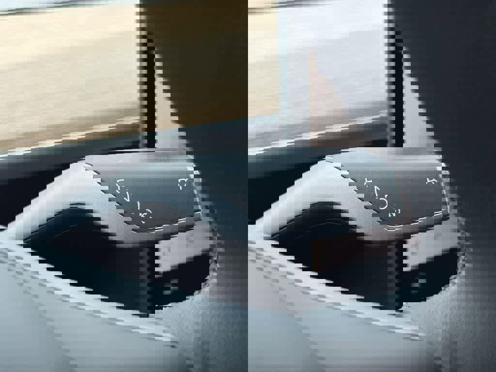 Used 2024 Tesla Model Y Long Range AWD/4WD image 18