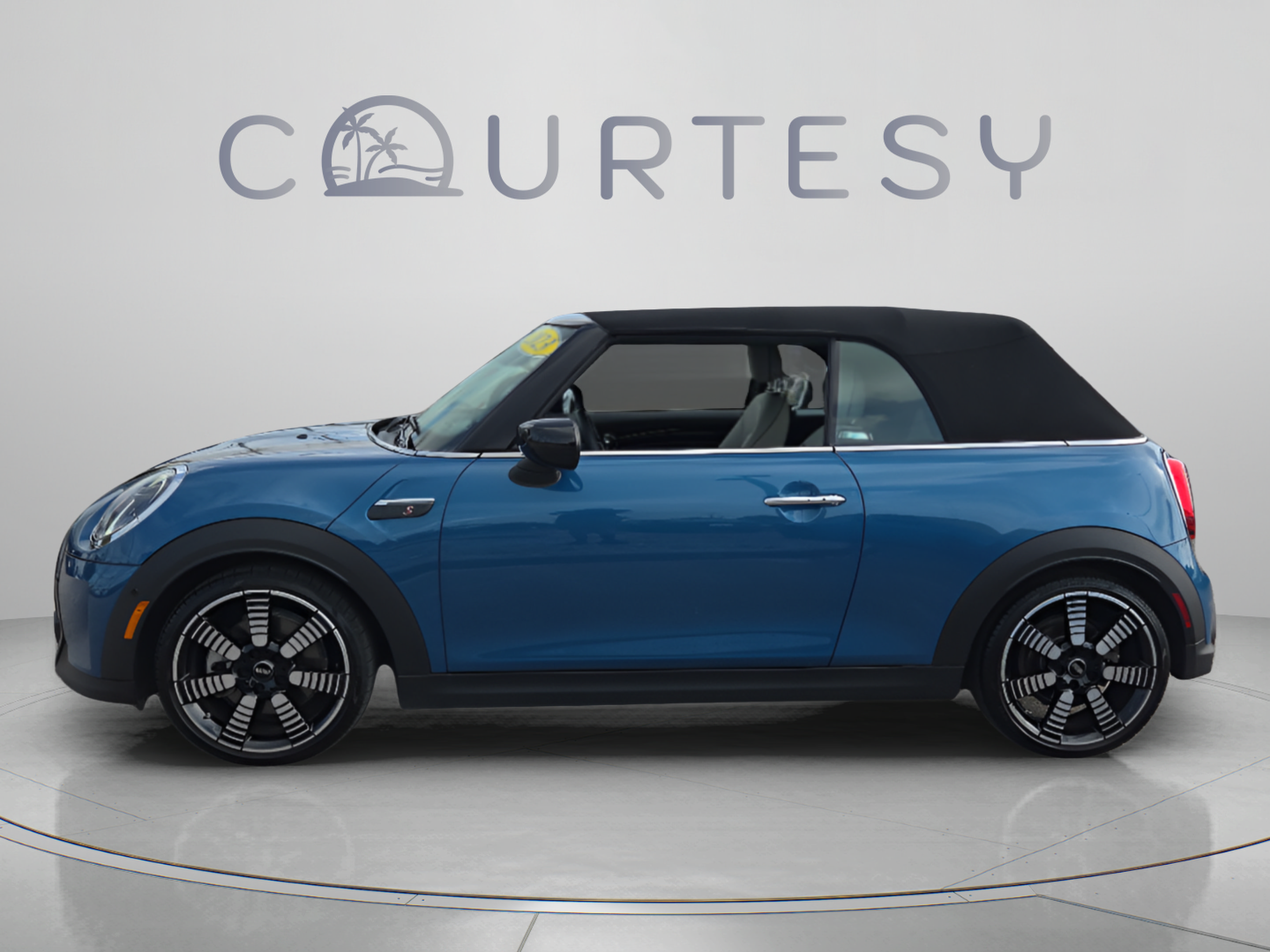 Used 2023 MINI Cooper S FWD image 2