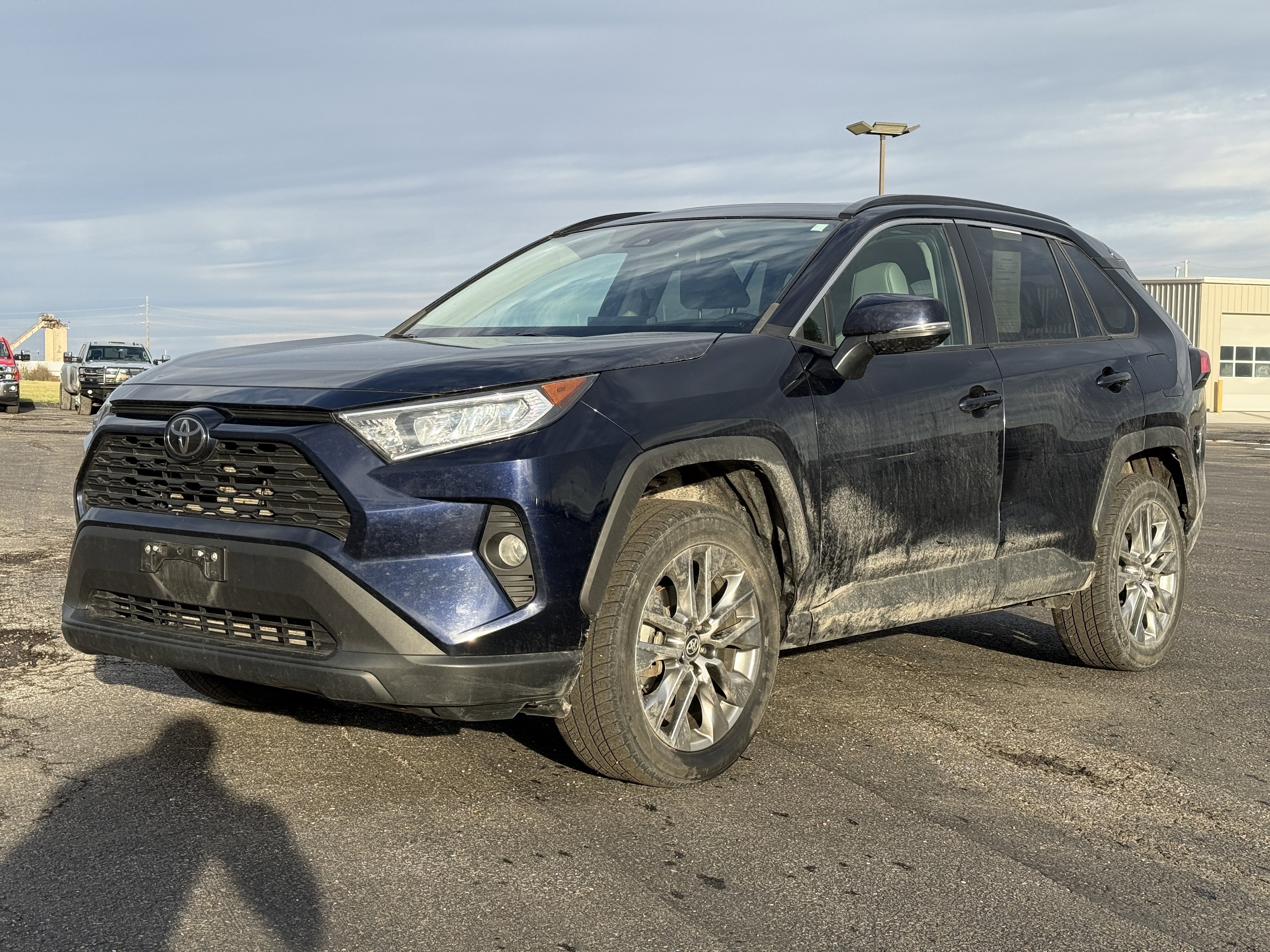 Used 2019 Toyota RAV4 XLE Premium image 7