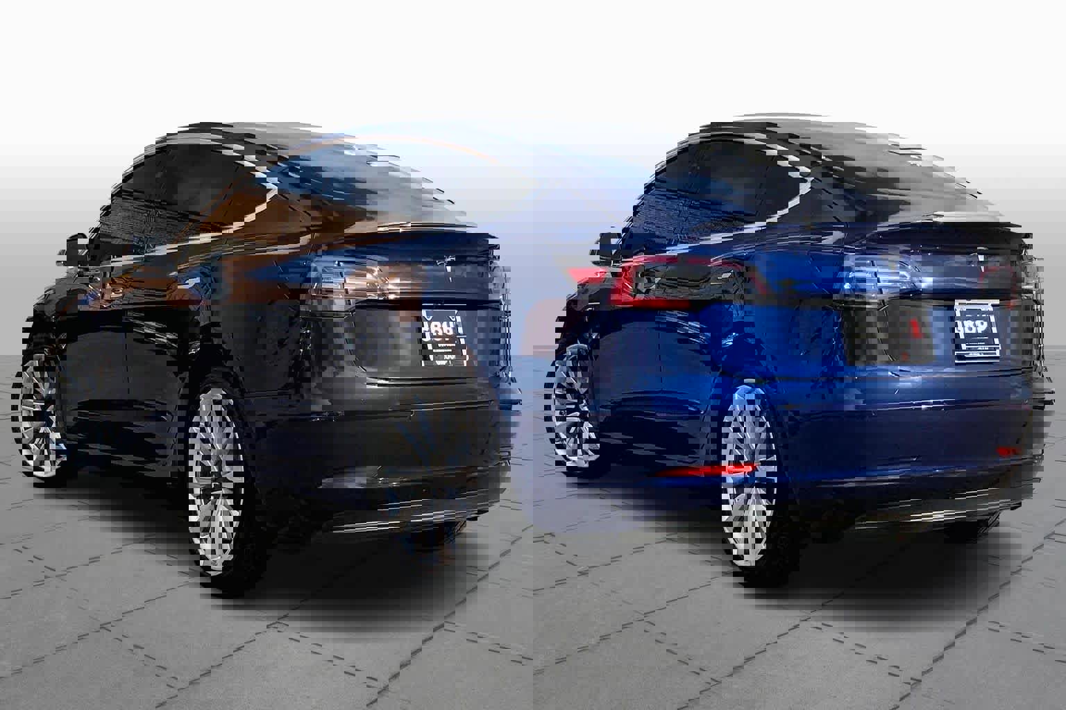 Used 2019 Tesla Model 3 Standard Range image 10