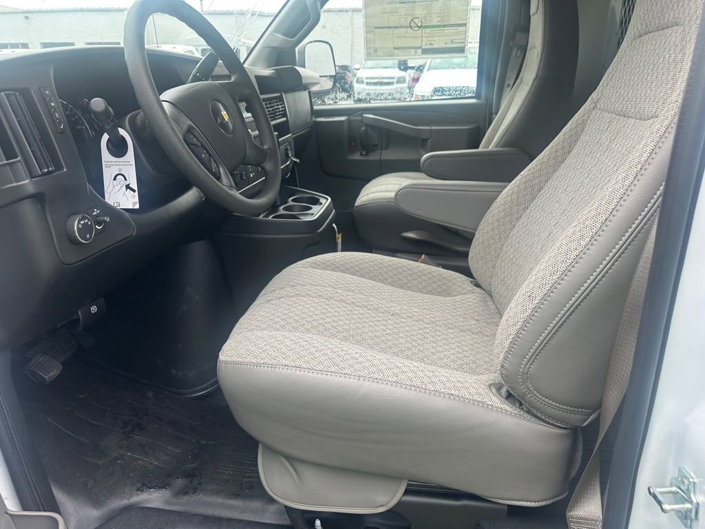 New 2025 Chevrolet Express 2500 w/ Enhanced Convenience Package image 10