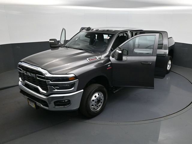Used 2025 RAM 3500 Tradesman AWD/4WD image 30