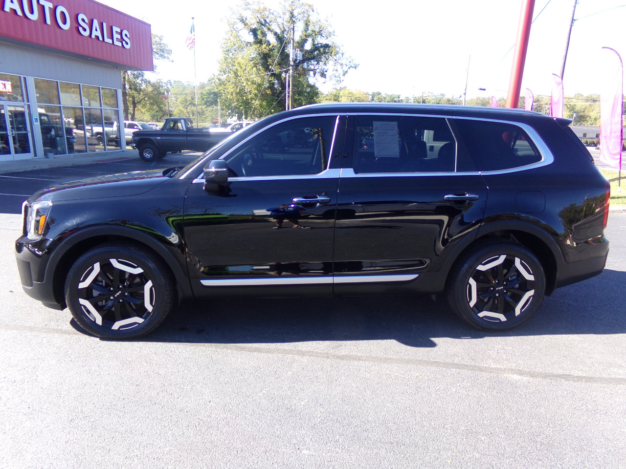 Used 2023 Kia Telluride S w/ S Sunroof Package image 6