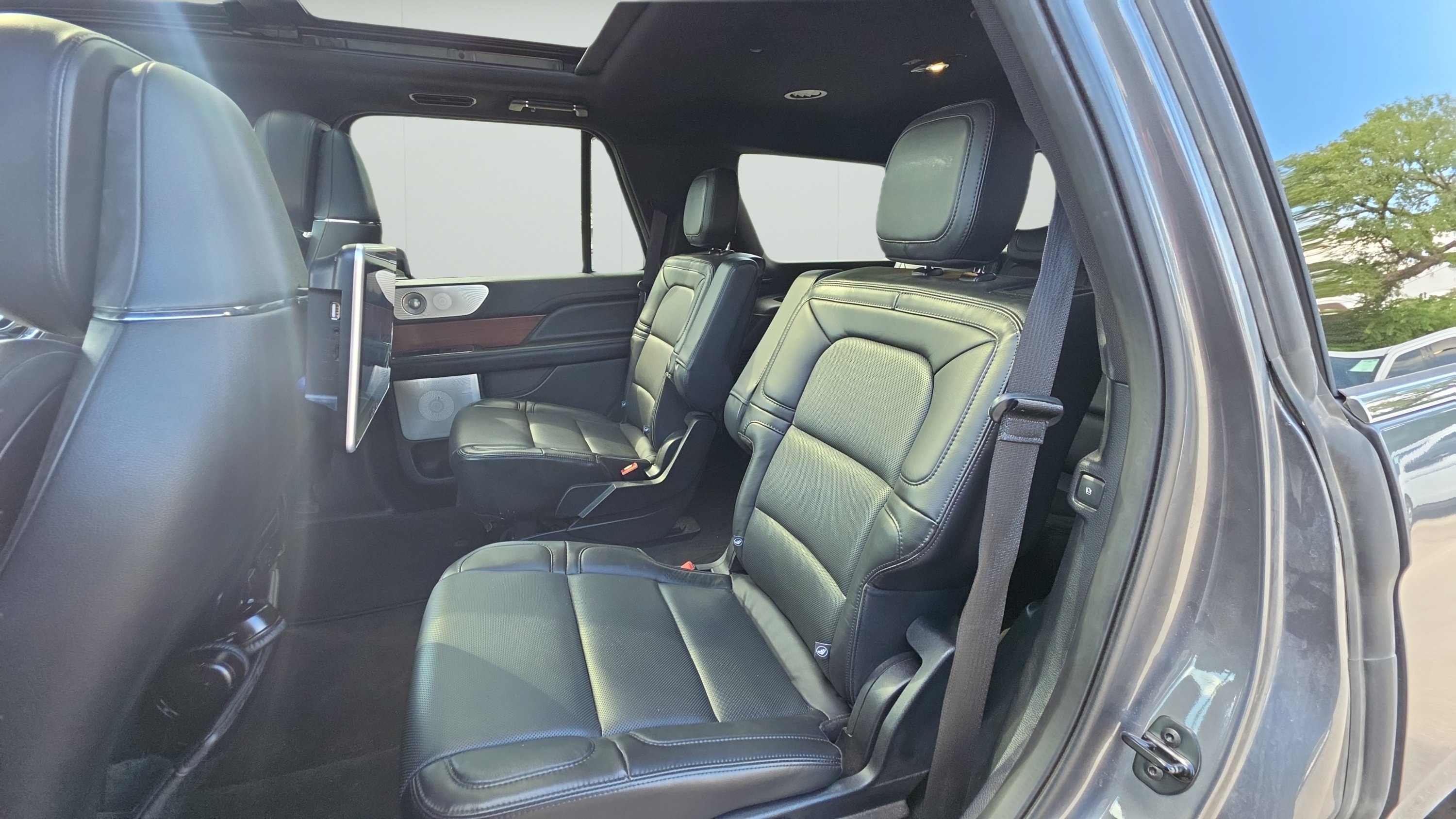 Used 2021 Lincoln Navigator Reserve w/ Luxury Package AWD/4WD image 22