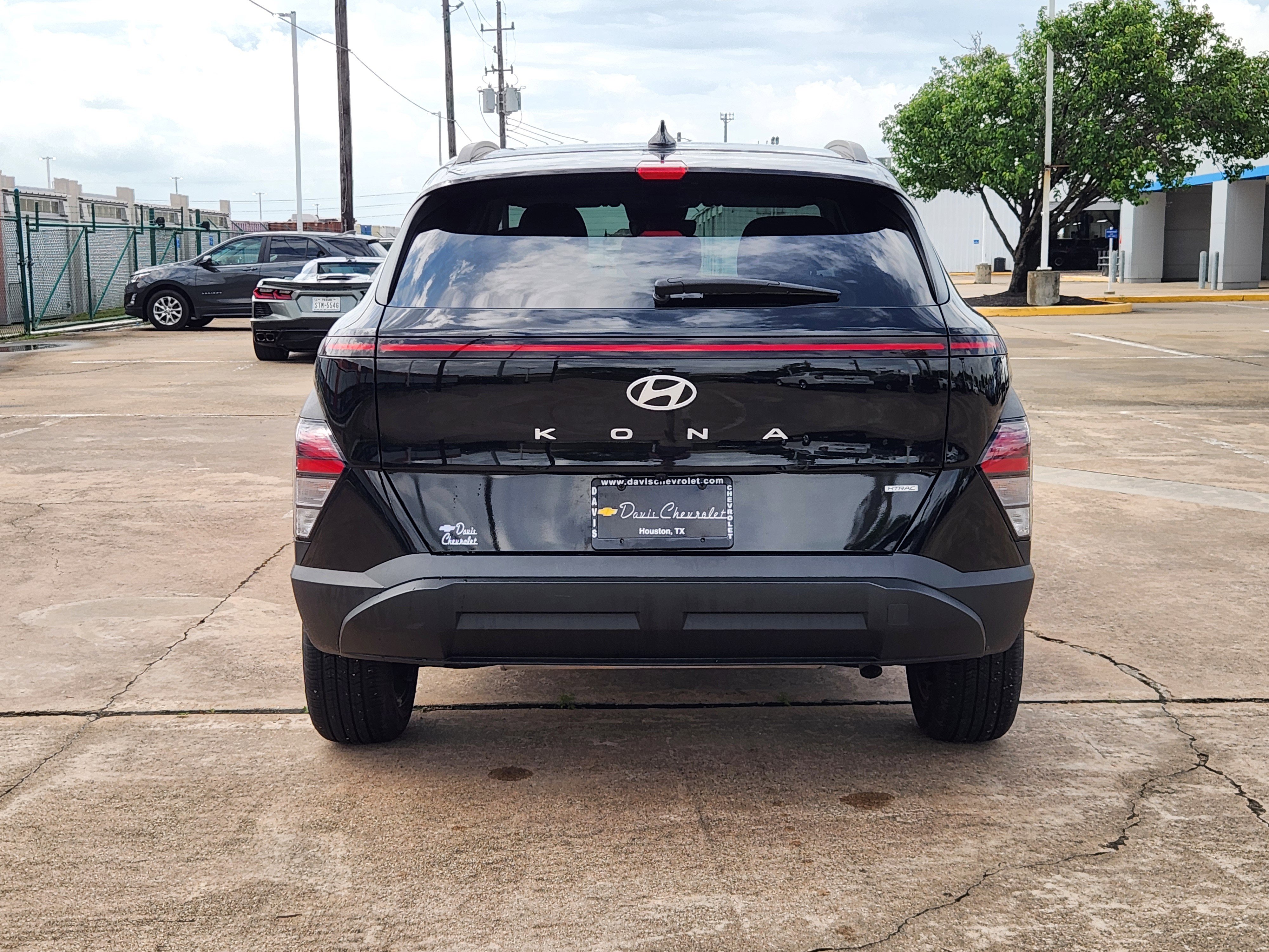 Used 2025 Hyundai Kona SEL AWD/4WD image 7