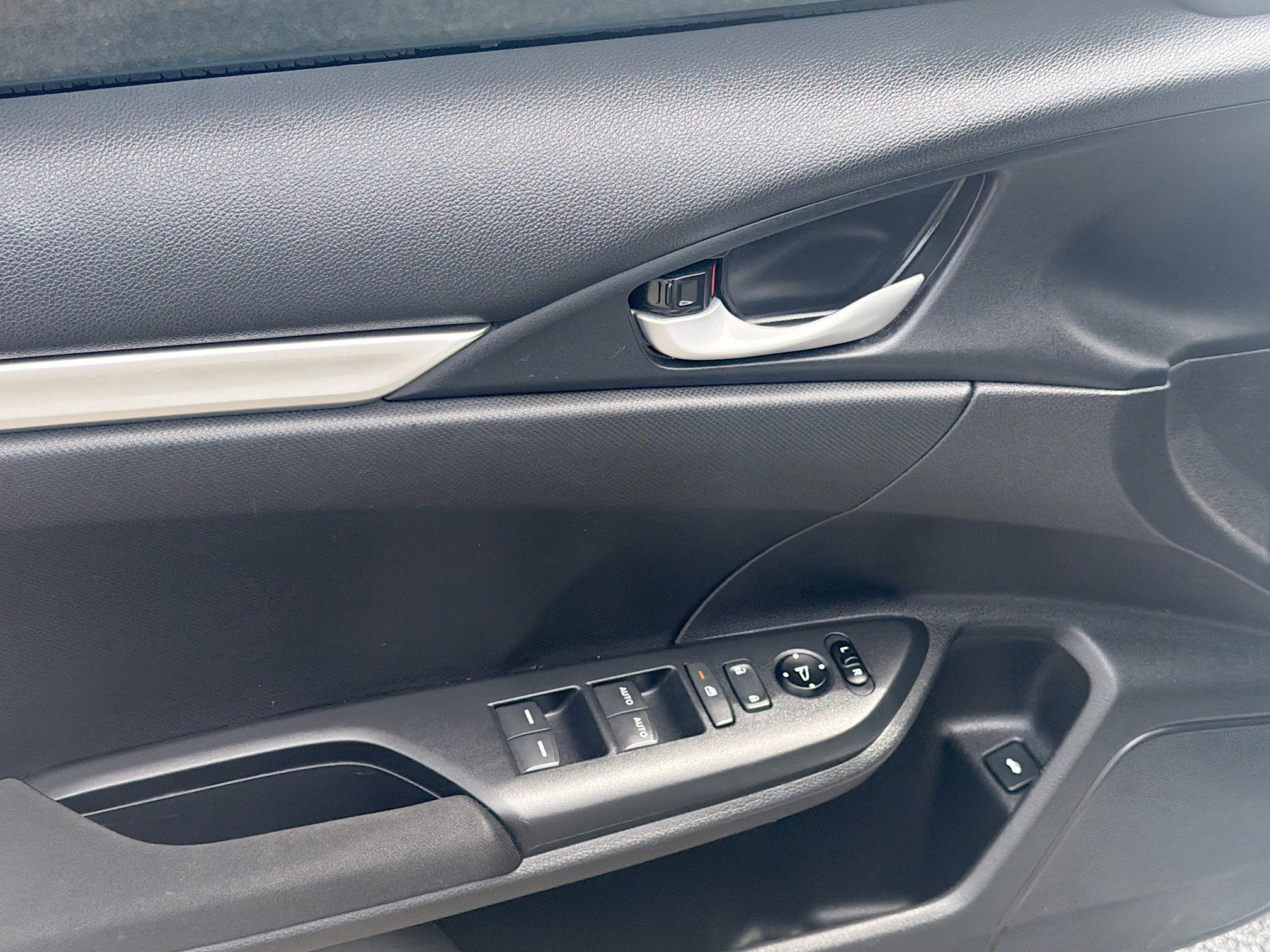 Used 2020 Honda Civic LX image 16