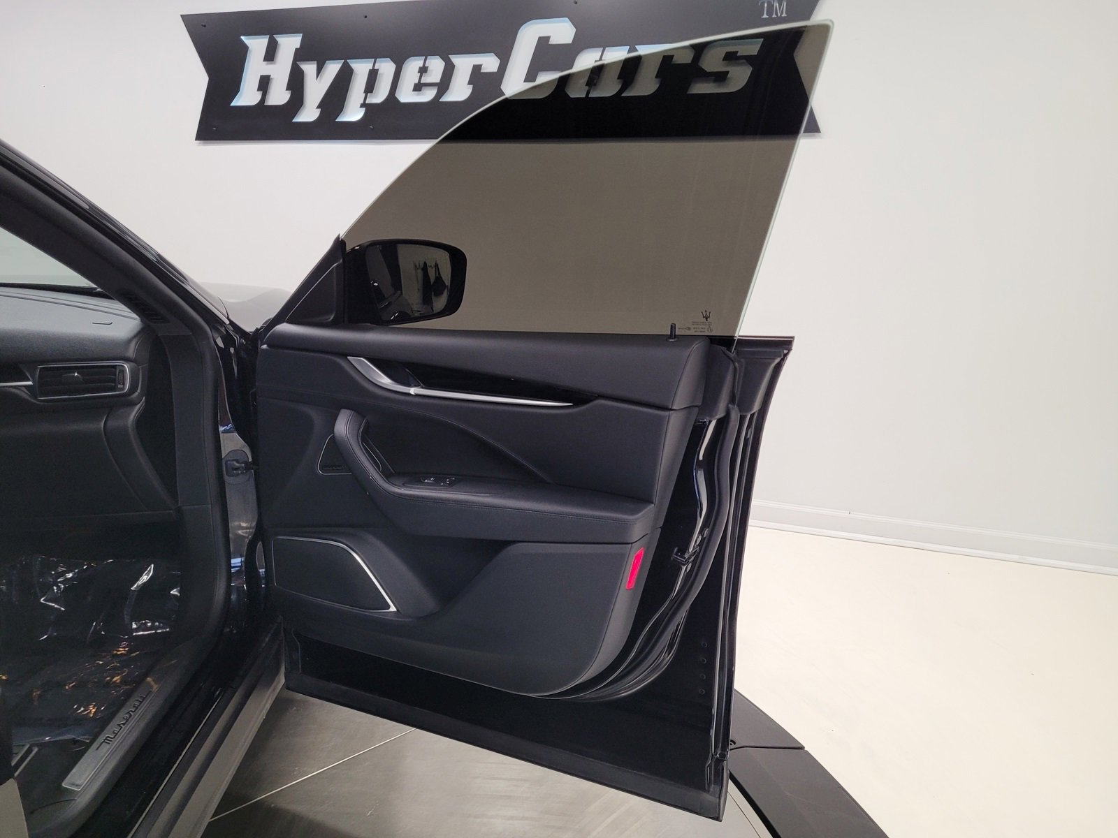 Used 2018 Maserati Levante GranSport image 38